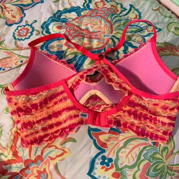 Sports bra - Picture 2 of 3